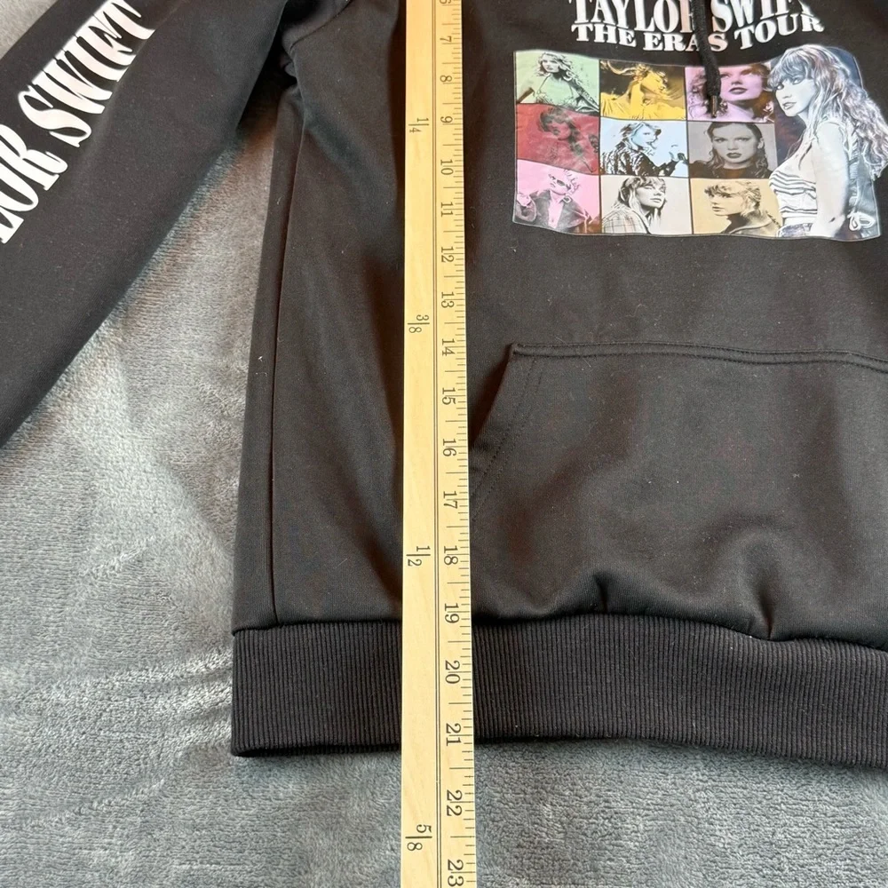 Taylor Swift‎ The Eras Tour Hoodie Size 9/10 Kids Black
